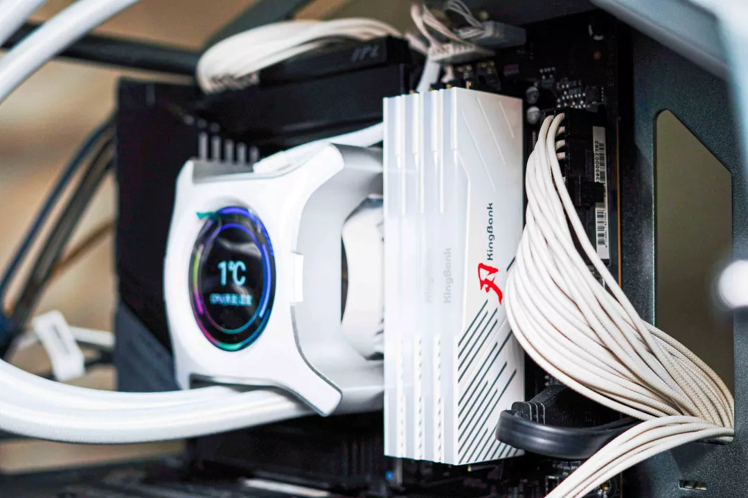 KingBank DDR5 48GB (2x24GB)6800MHz 白　未使用 Review: Overclocked to 8200MHz? Watch KingBank DDR5 6800MHz Memory